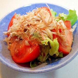 ごまドレで　レタスとトマトとえのき茸のサラダ